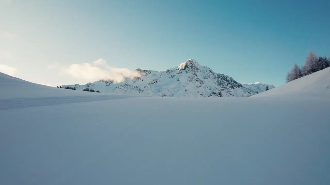 Verschneite Berglandschaft in Österreich